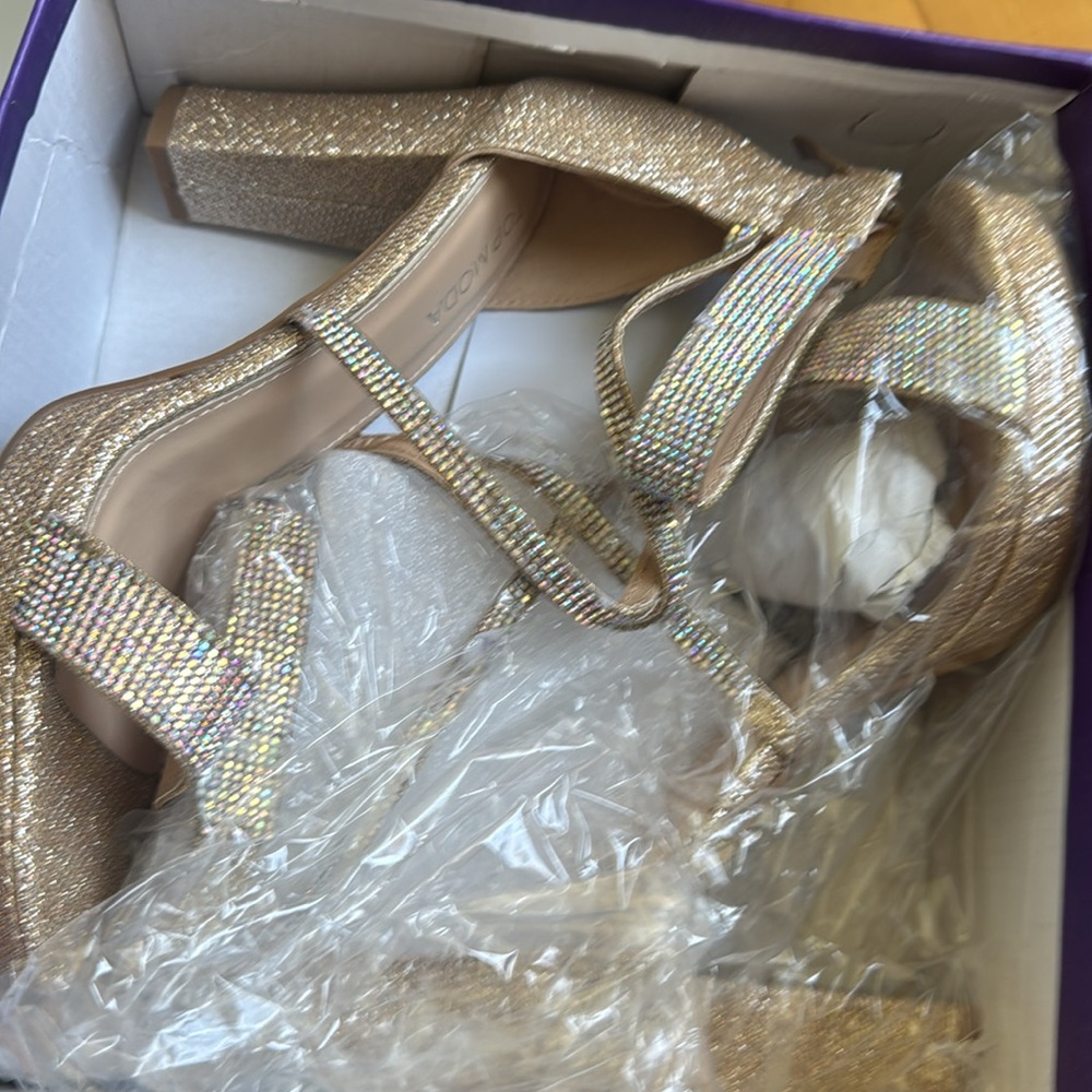 Top Moda Women's Gold Strappy rhinestone Heels 8.5 - Picture 5 of 6